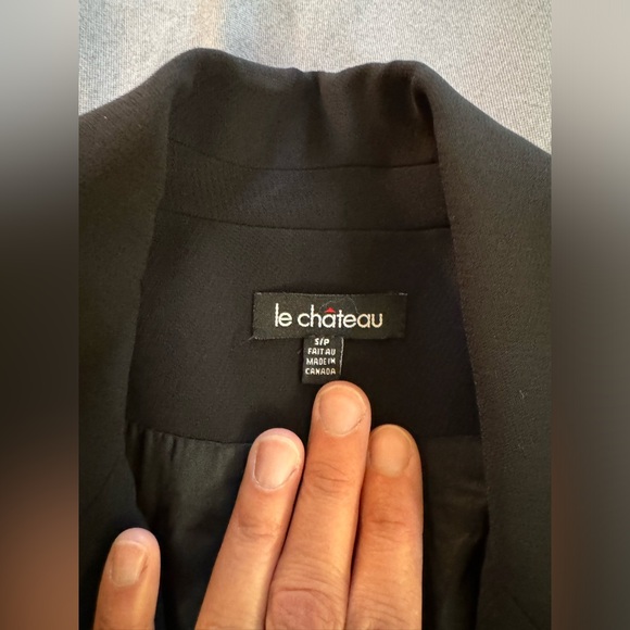 🟢LE CHATEAU sized small peplum black blazer. 🟢 - Picture 4 of 14